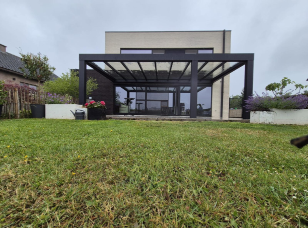 Cube Modern Terrassendach mit Flachdach-Optik in Gütersloh