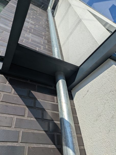 Regenfallrohr Terrassenüberdachung
