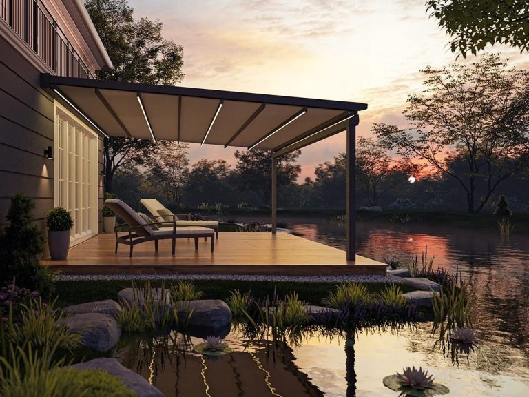 Positano Pergola LEWENS mit Beleuchtung. Kann auch bei Regen ausgefahren werden, da der Stoff Wasserabweisend ist.